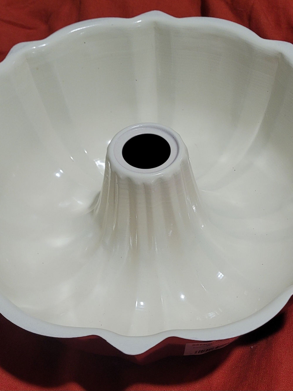 Classic White And Red Nonstick Bundt Cake Pan